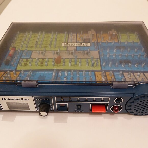Science Fair 200 in One Electronic Project Lab Vintage Tandy Radio Shack - Picture 3 of 12